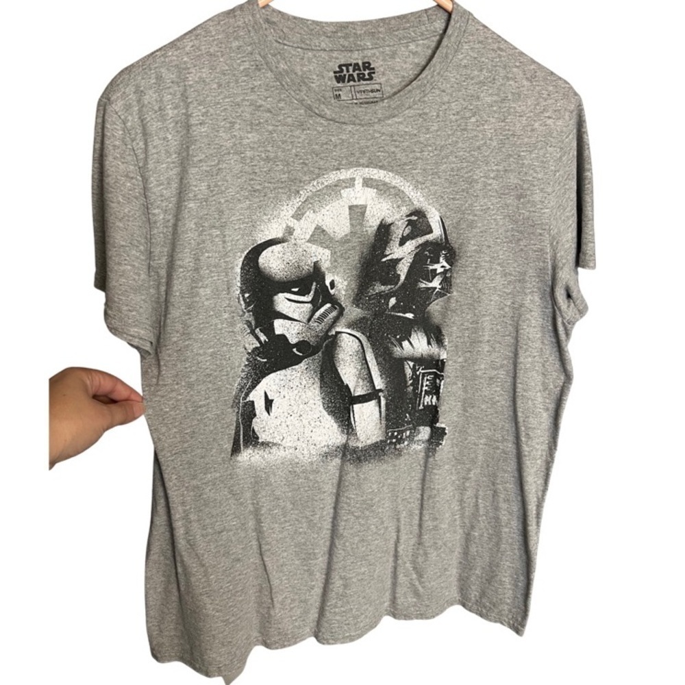 STAR Wars Men’s Tee Shirt Size Medium Gray